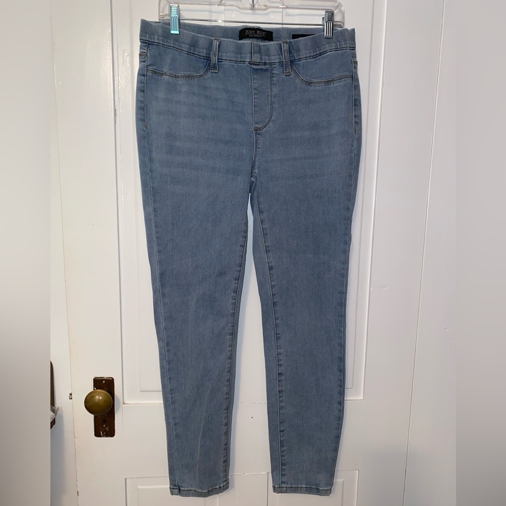Judy Blue Pull On Light Wash Jeans, Size 13/31, New w/o tags, NEVER WORN.